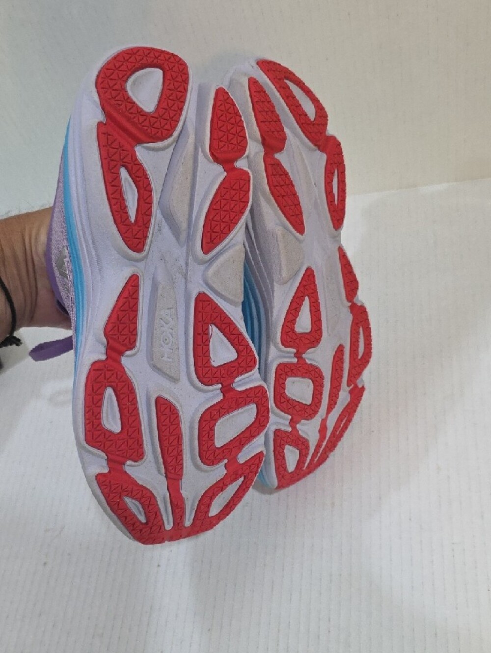 Hoka Bondi 8 Womens Lavender Shoes with Blue Midsole and Red Accents Size 7.5 - Picture 10 of 10